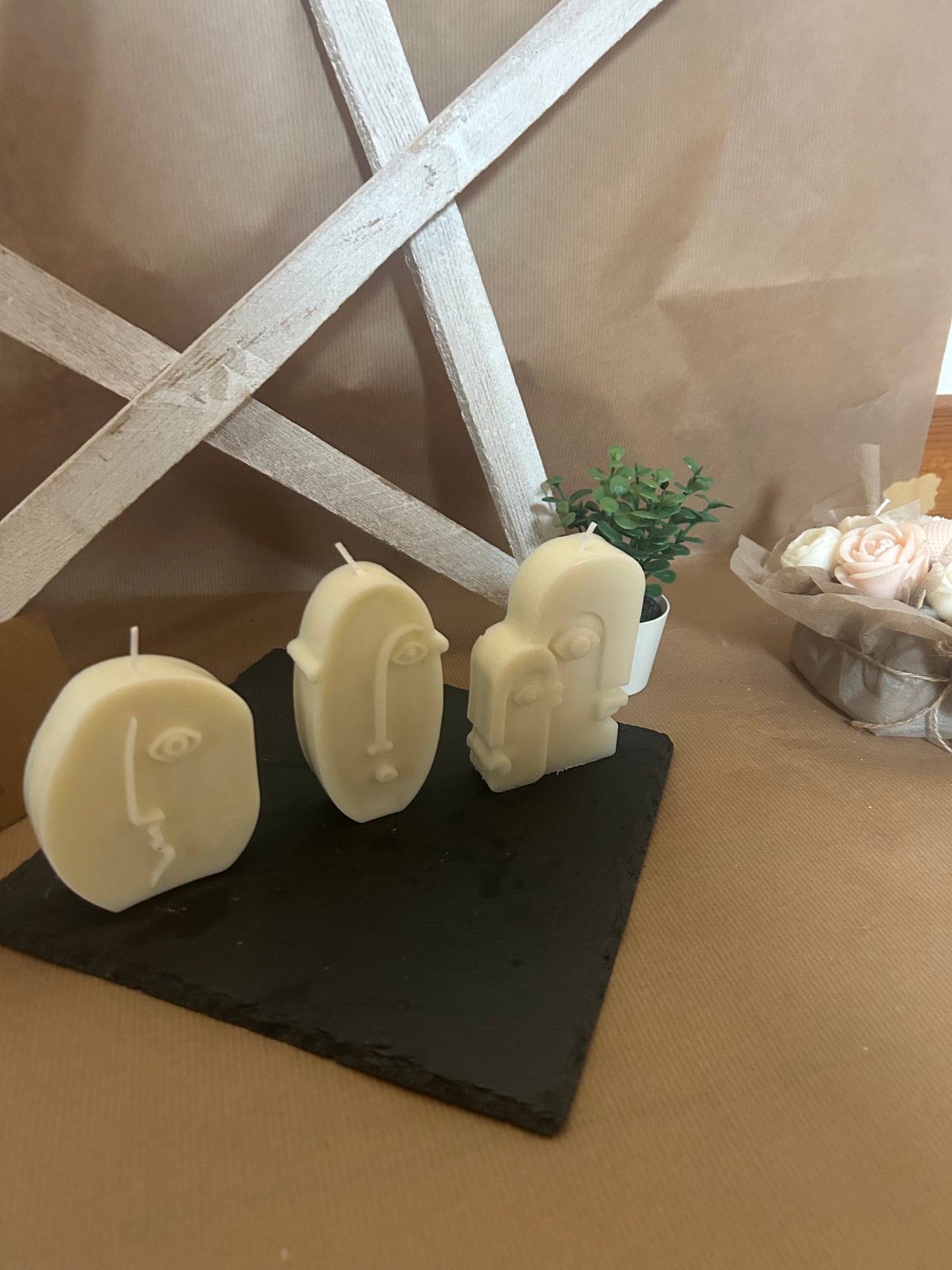 Trio visages modernes